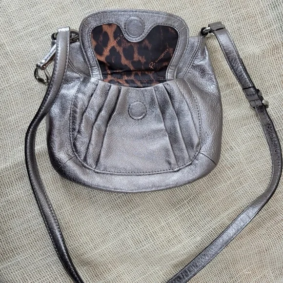 B. Makowsky Metallic Crossbody Bag - Picture 5 of 10